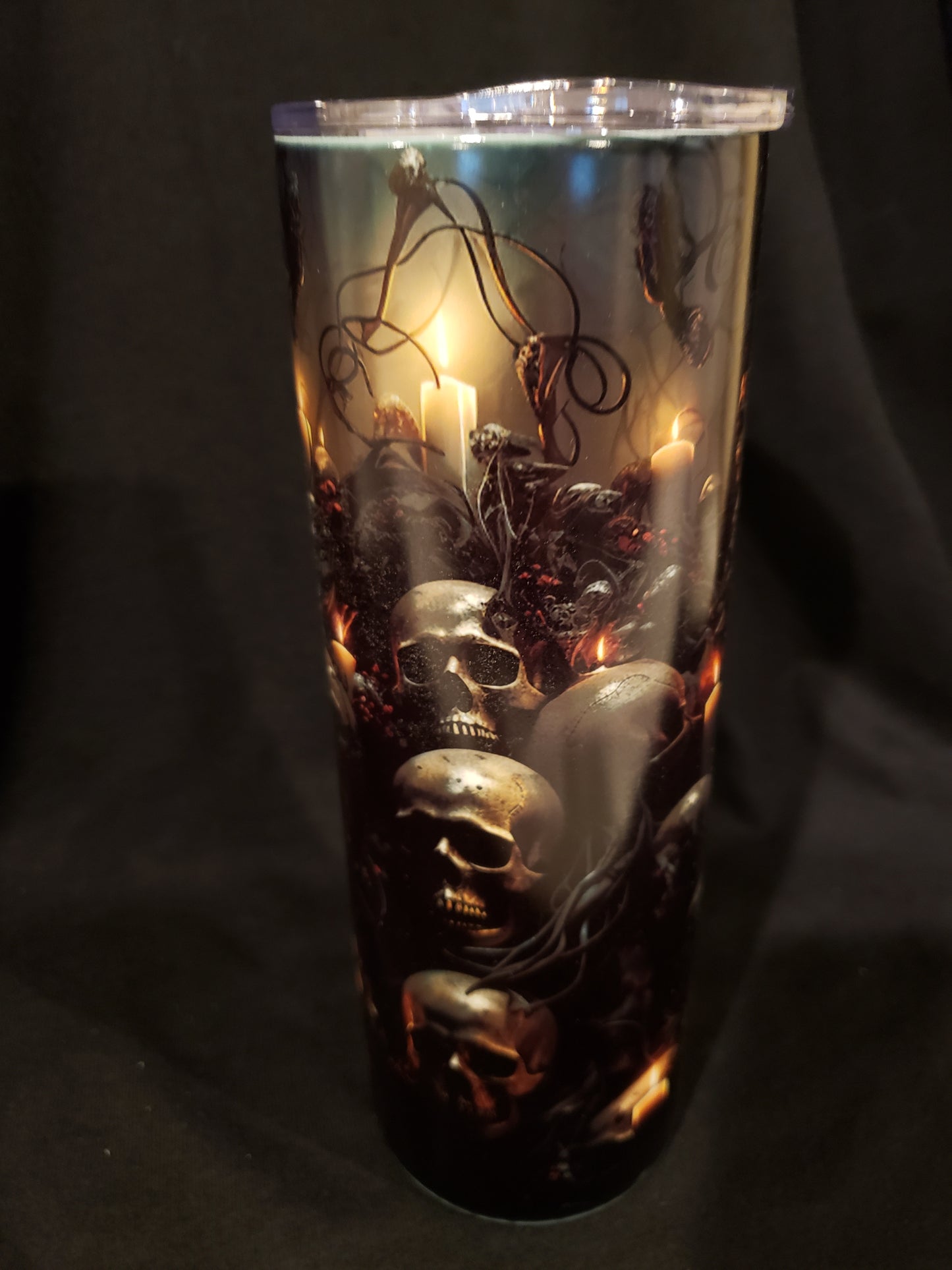 Glow in dark 20oz tumbler Skulls