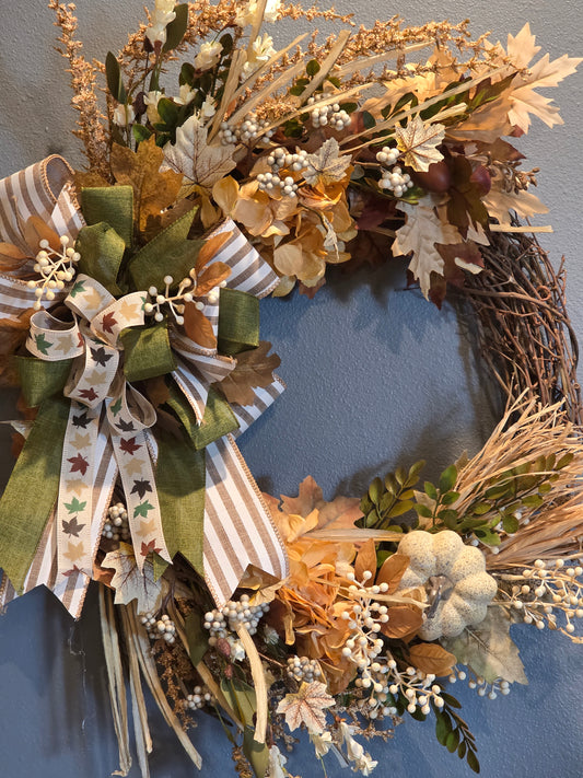 Natural fall grapevine