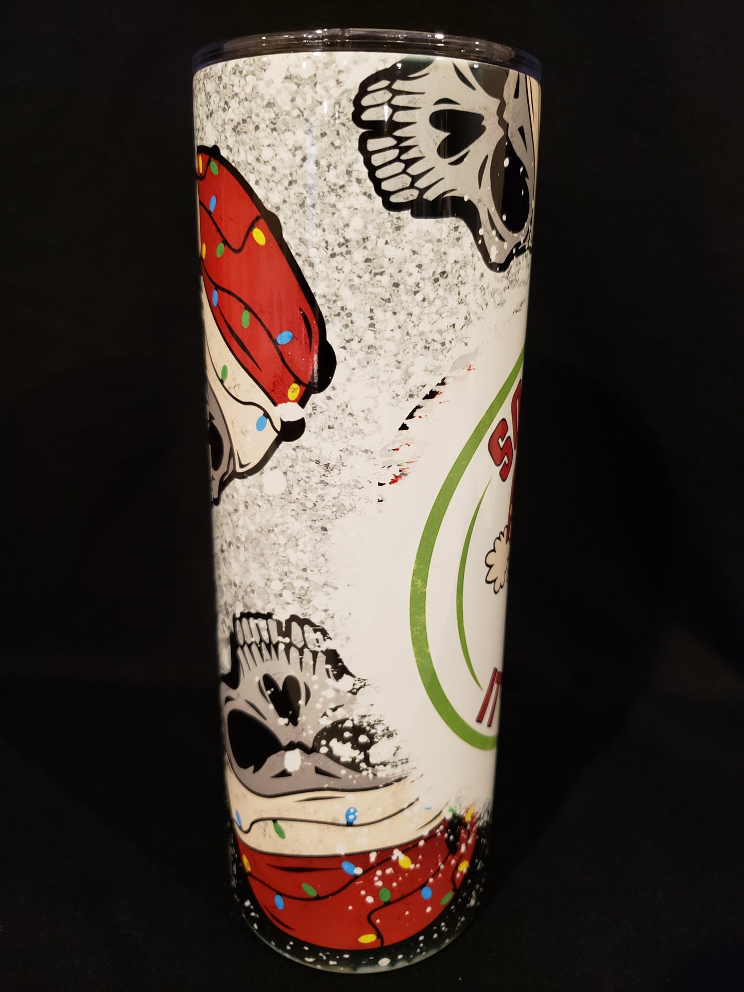 20oz tumbler So Merry Skulls