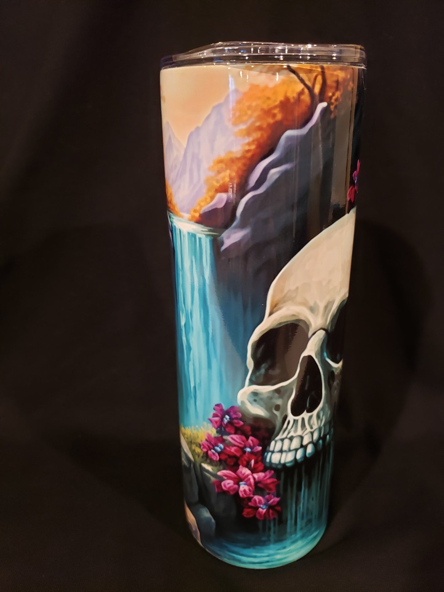Tumber 20oz skinny waterfall skull